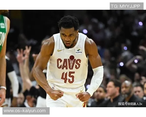 多诺万米切尔如何在NBA赛场上展现超凡实力与领导魅力